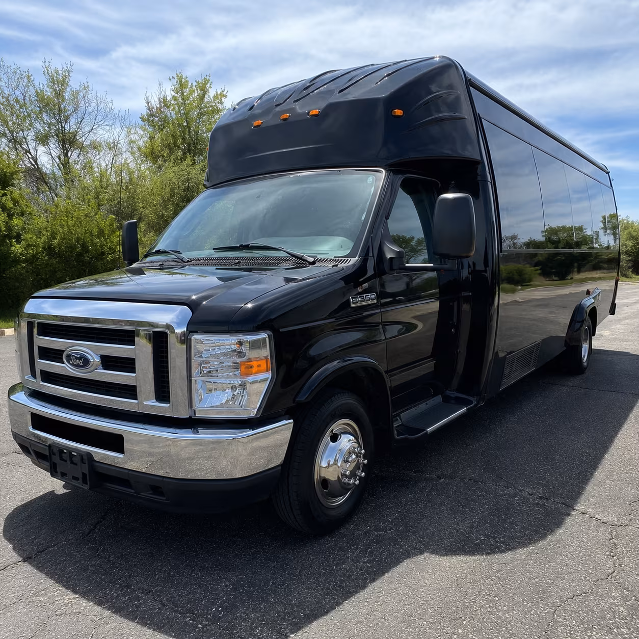 20 Passenger Party Bus Exterior